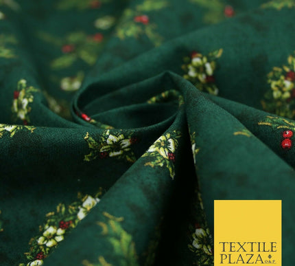 Green Christmas Holly Berry Floral Wreaths Printed 100% Cotton Fabric 54" 4117