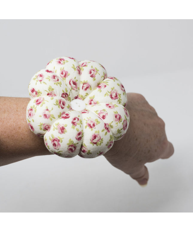KORBOND Floral Pin Needle Cushion with Elasticated Wrist Strap Cotton Sew 110131